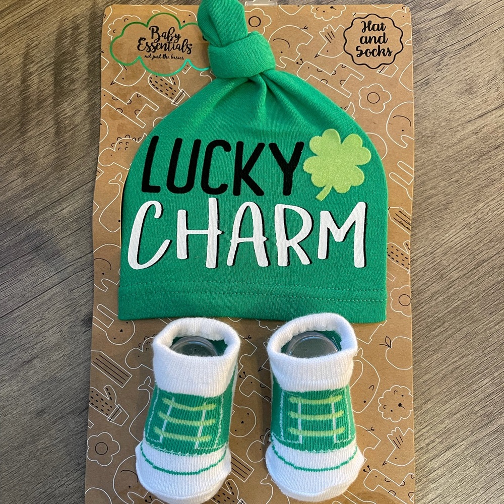 NWT Baby Essentials St Patty’s Hat and Booty Set